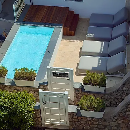 Al Capri Suite & Private Pool-3